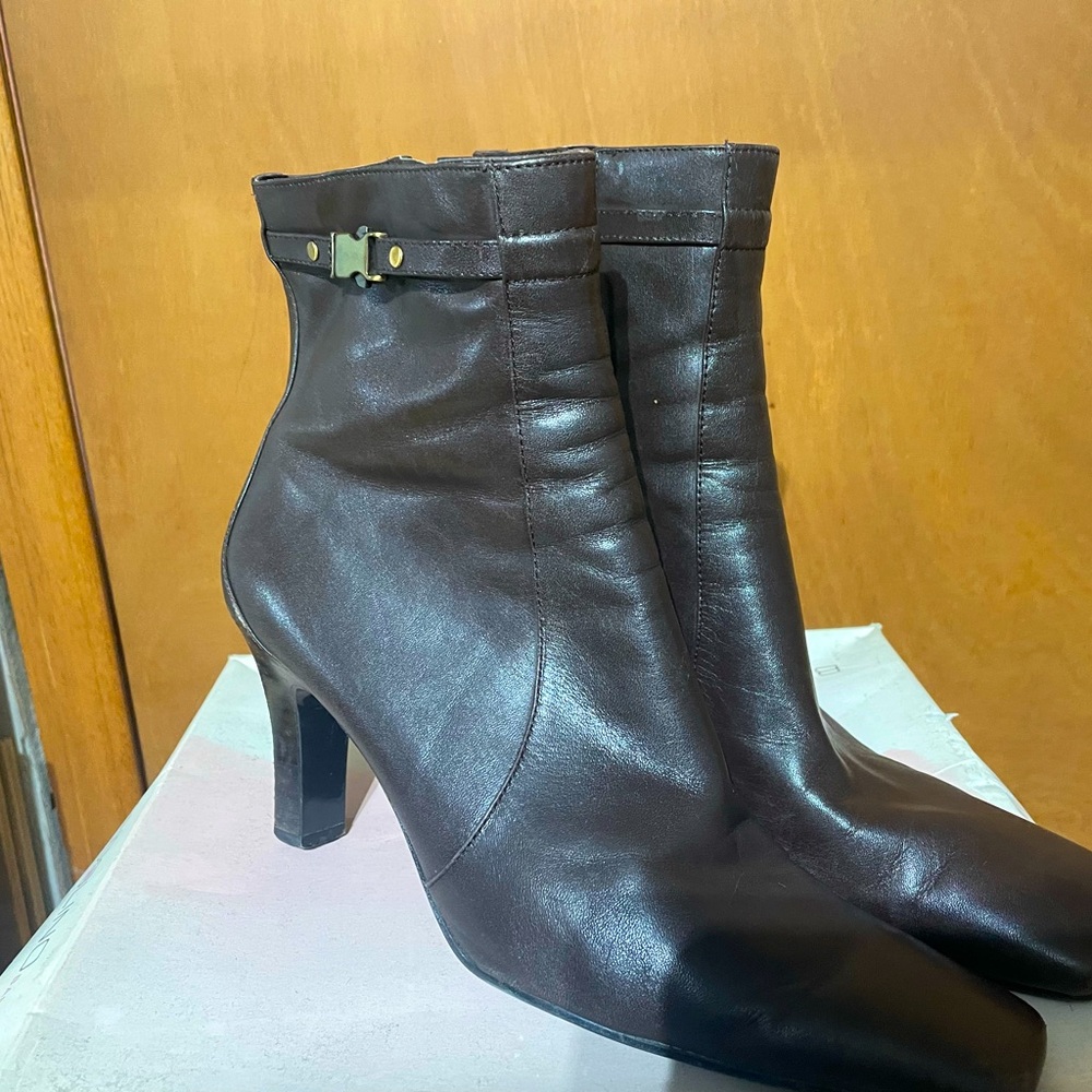 Dark Brown short Bandolino boots